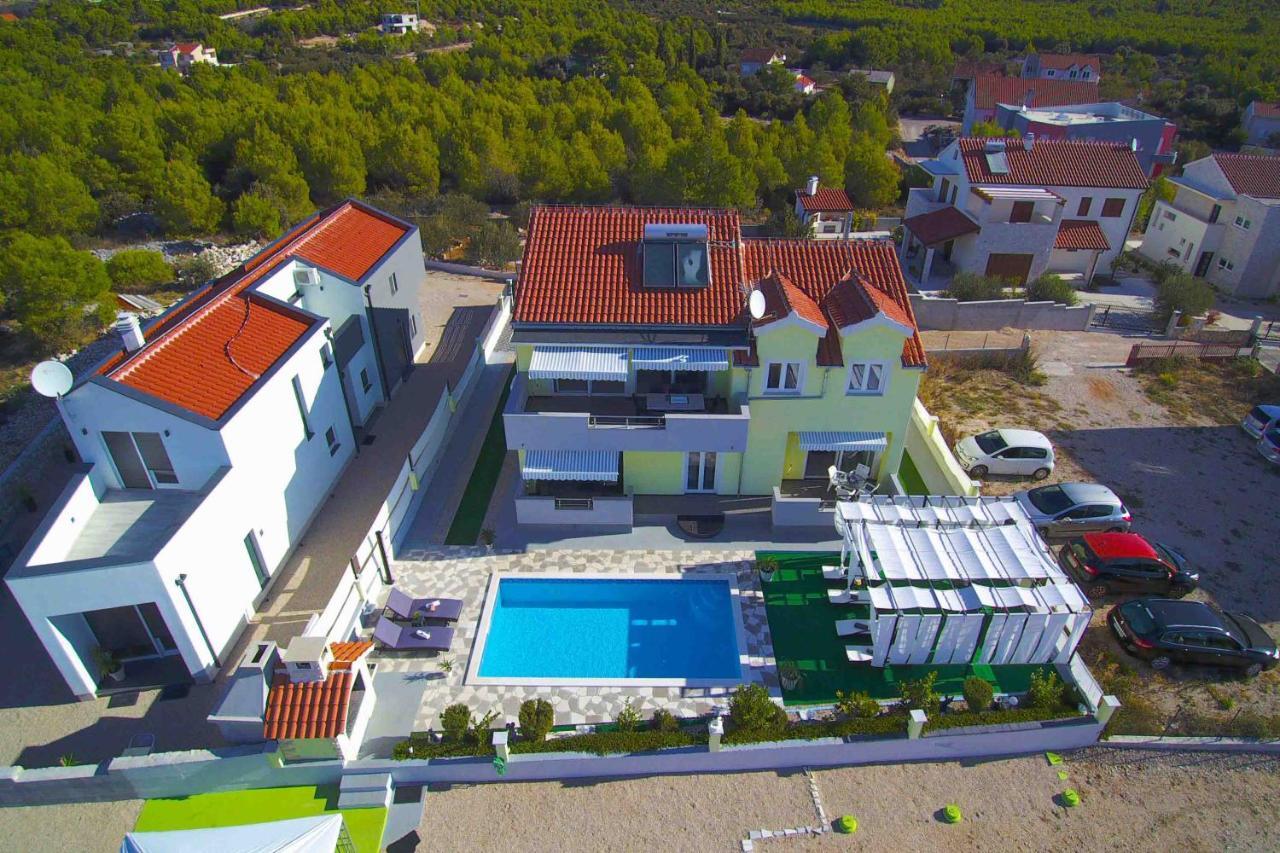 Holiday Home Villa Anny Brodarica  Exteriör bild